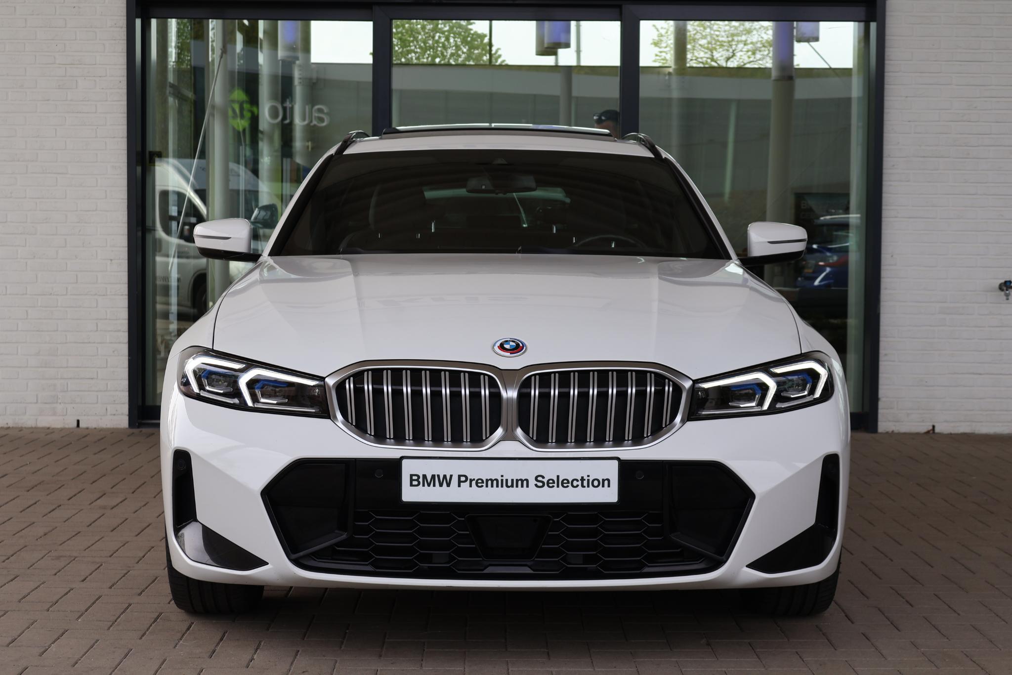 BMW 3 Serie Touring 330e xDrive - Afbeelding 3