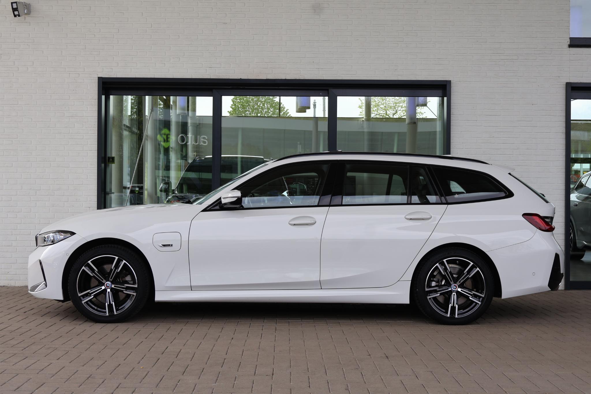 BMW 3 Serie Touring 330e xDrive - Afbeelding 5