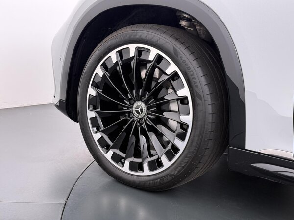 21" multispaaks lichtmetalen AMG-velgen 21" multispaaks lichtmetalen AMG-velgen