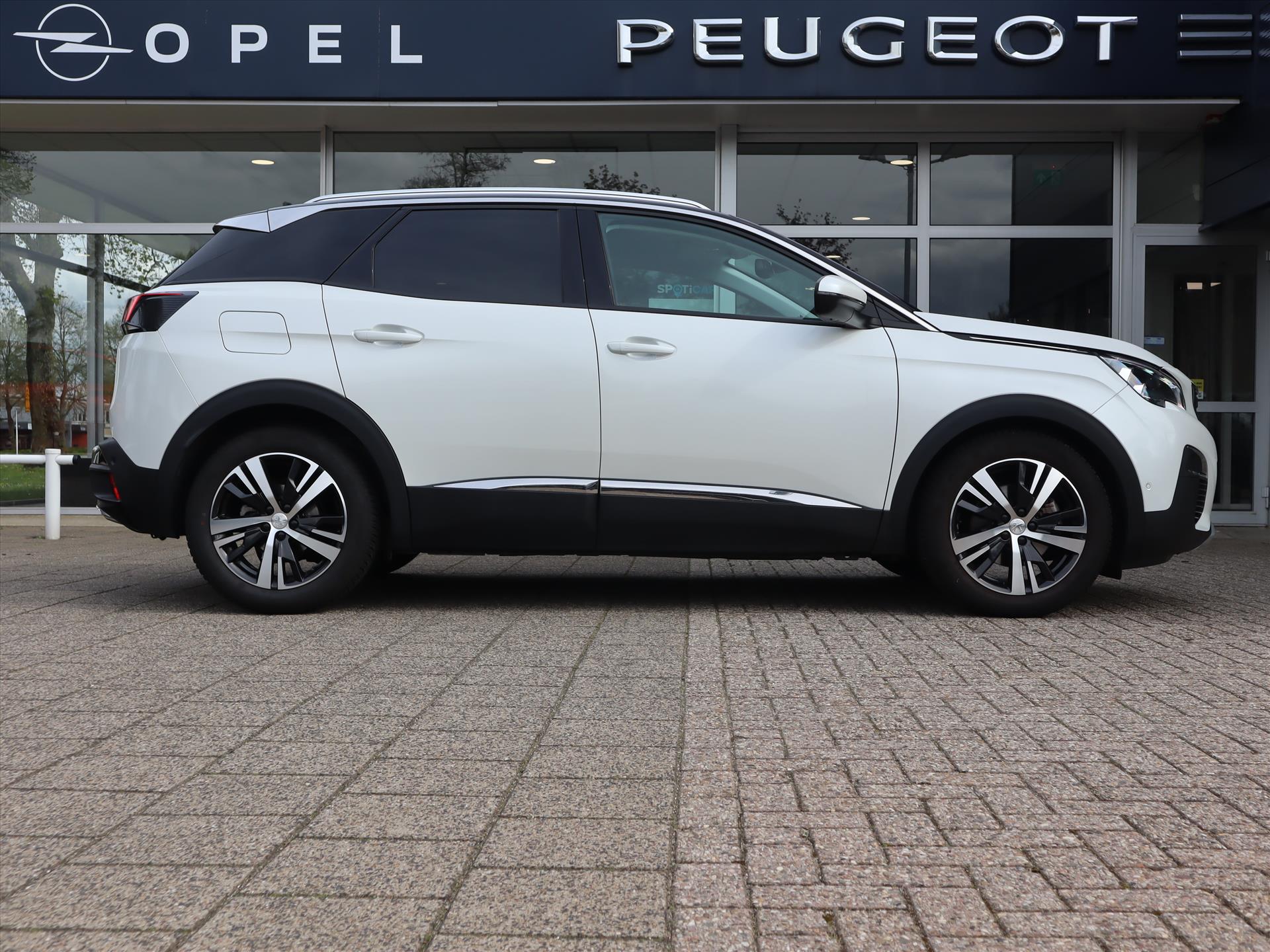 Peugeot 3008 SUV Allure PureTech 130pk S&S EAT6 automaat, Rijklaarprijs, Elektrisch verstelbare comfortstoel Camera Trekhaak - Afbeelding 3