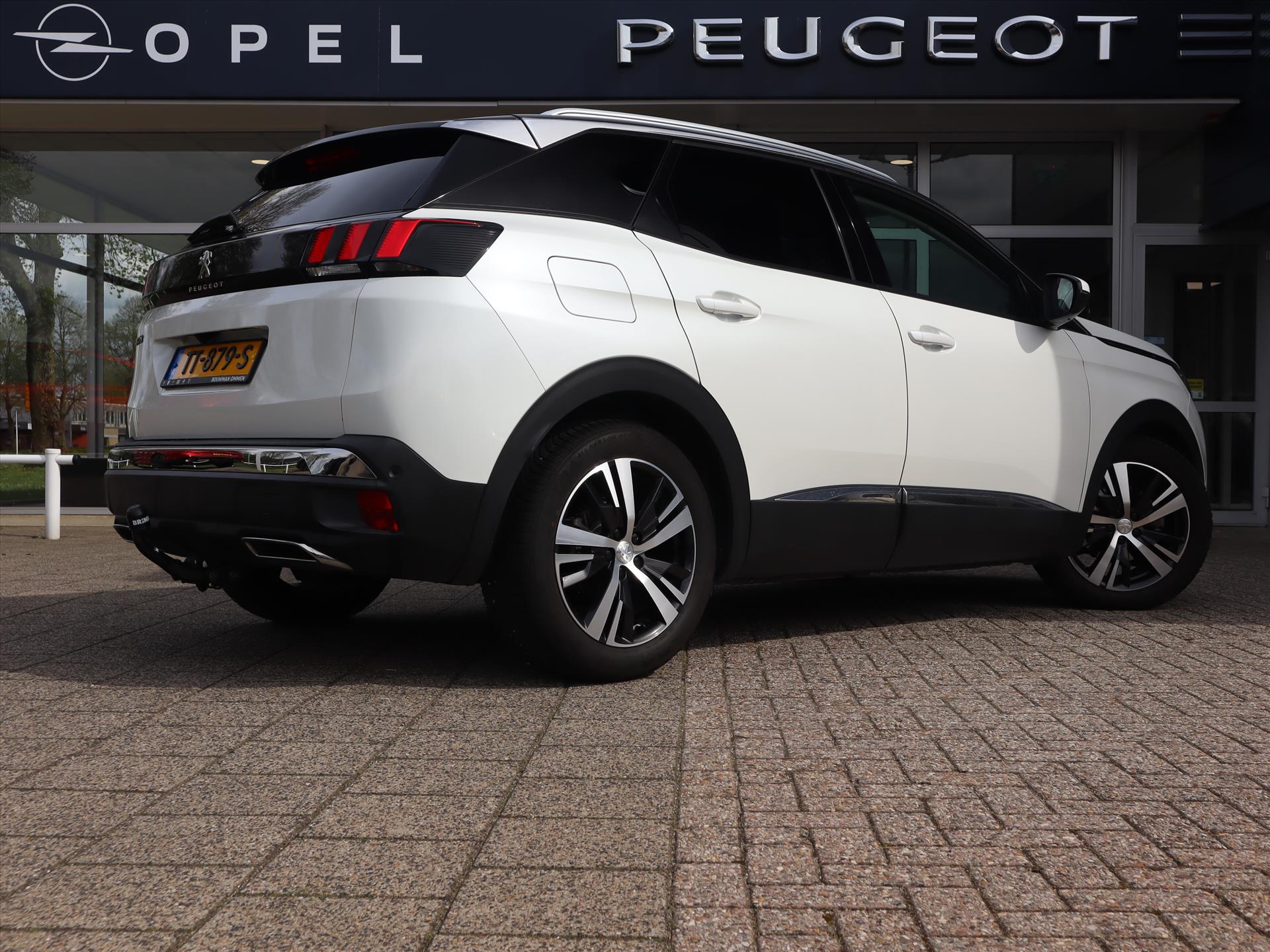 Peugeot 3008 SUV Allure PureTech 130pk S&S EAT6 automaat, Rijklaarprijs, Elektrisch verstelbare comfortstoel Camera Trekhaak - Afbeelding 4