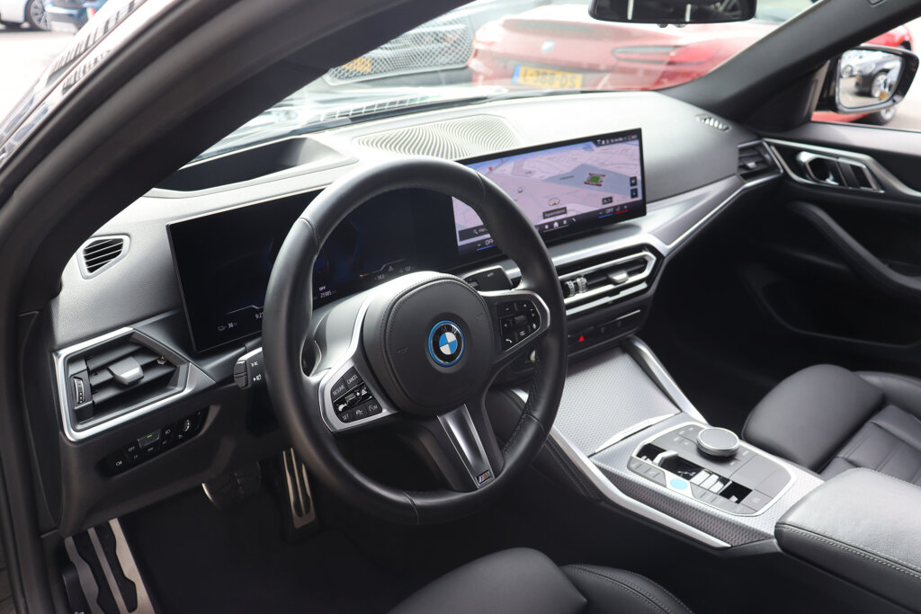 BMW i4 13
