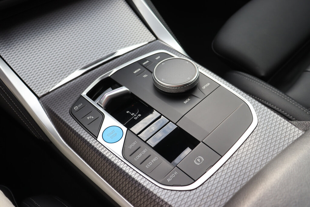 BMW i4 14