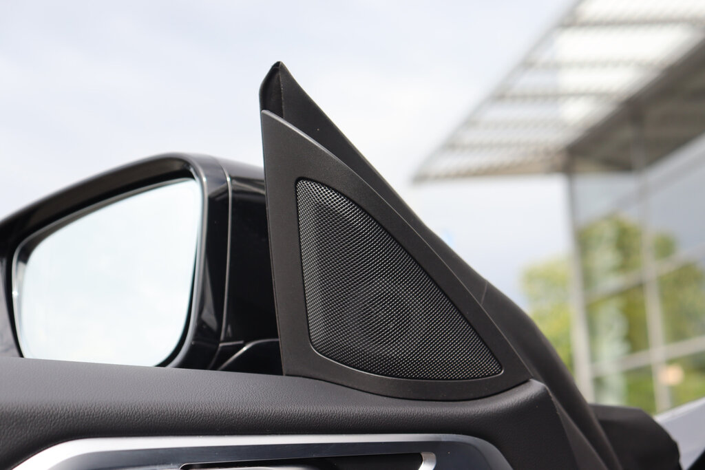 BMW i4 27