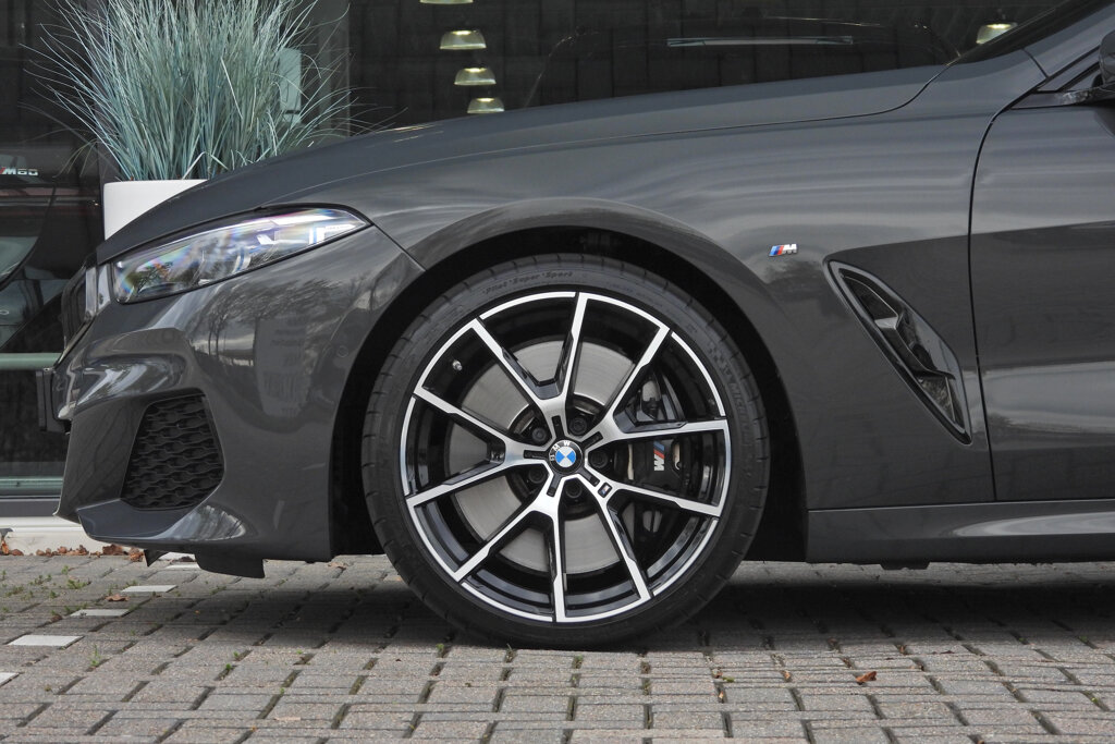 BMW 8 Serie 25