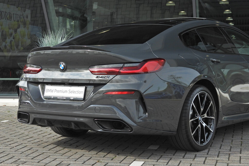 BMW 8 Serie 32