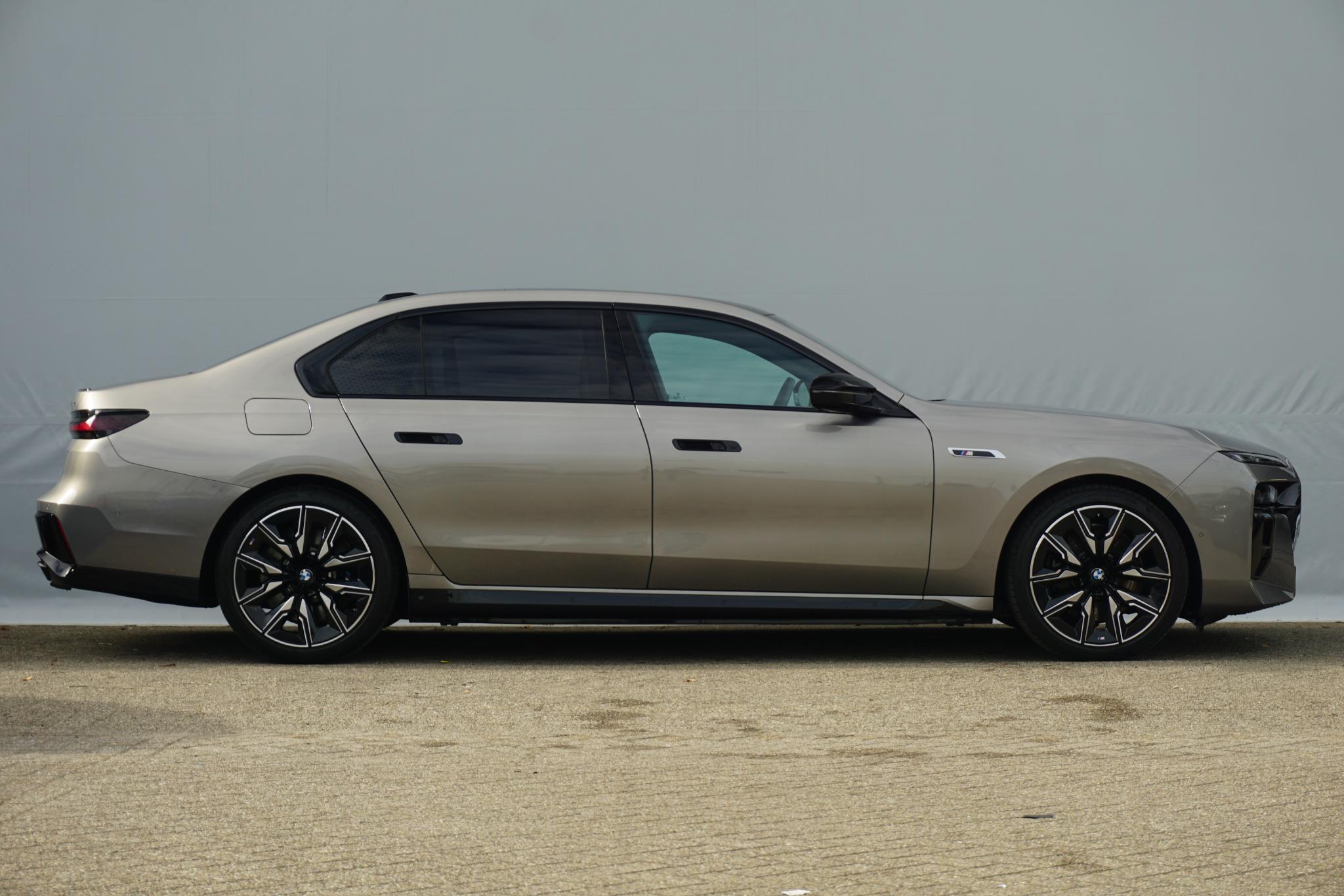 BMW 7-serie M760e xDrive - Afbeelding 4