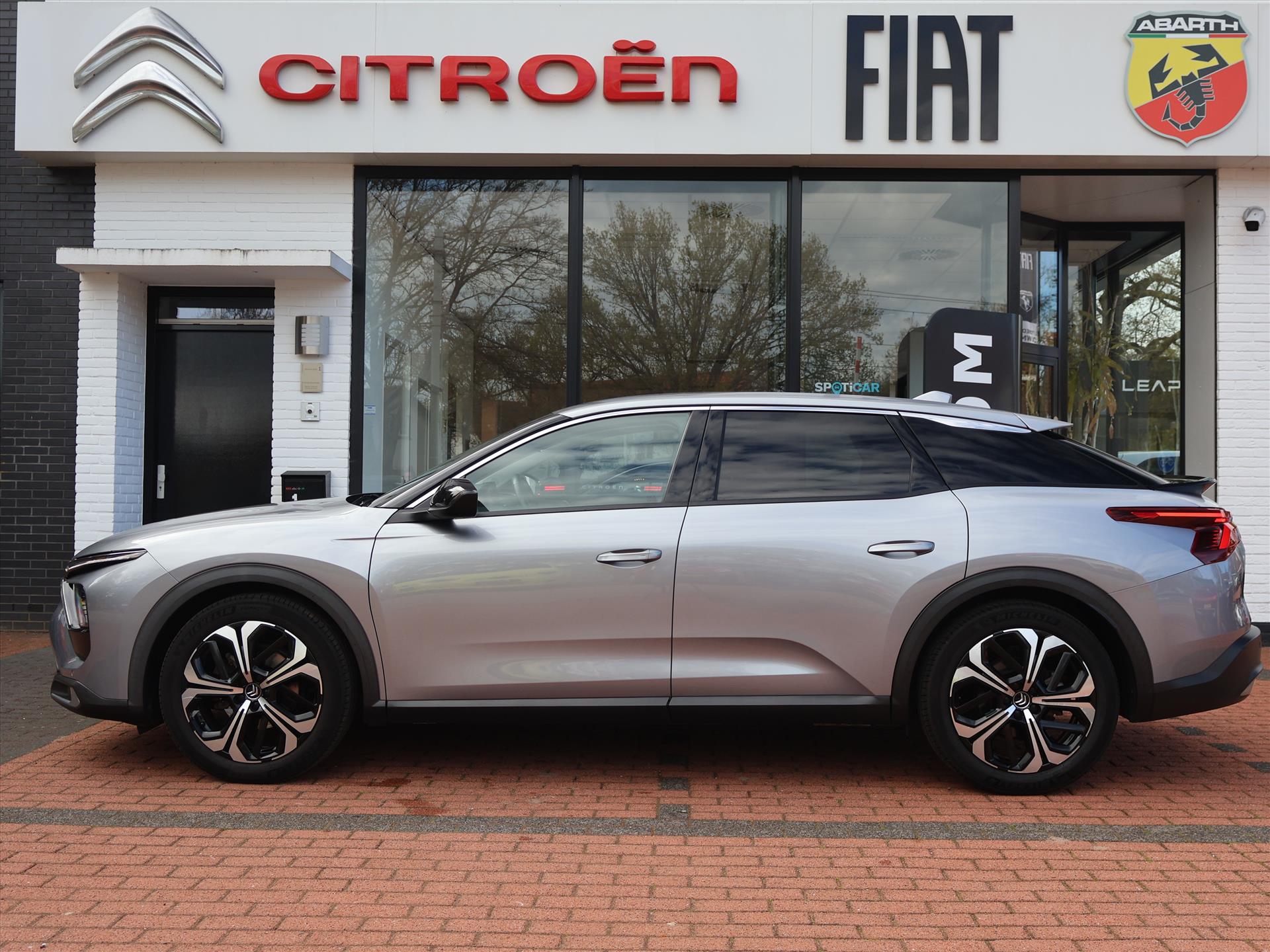 Citroën C5 X PureTech 130PK S&S EAT8 Automaat Business Plus, Rijklaarprijs | Leder | Stoelverwarming | Stuurwielverwarming - Afbeelding 2