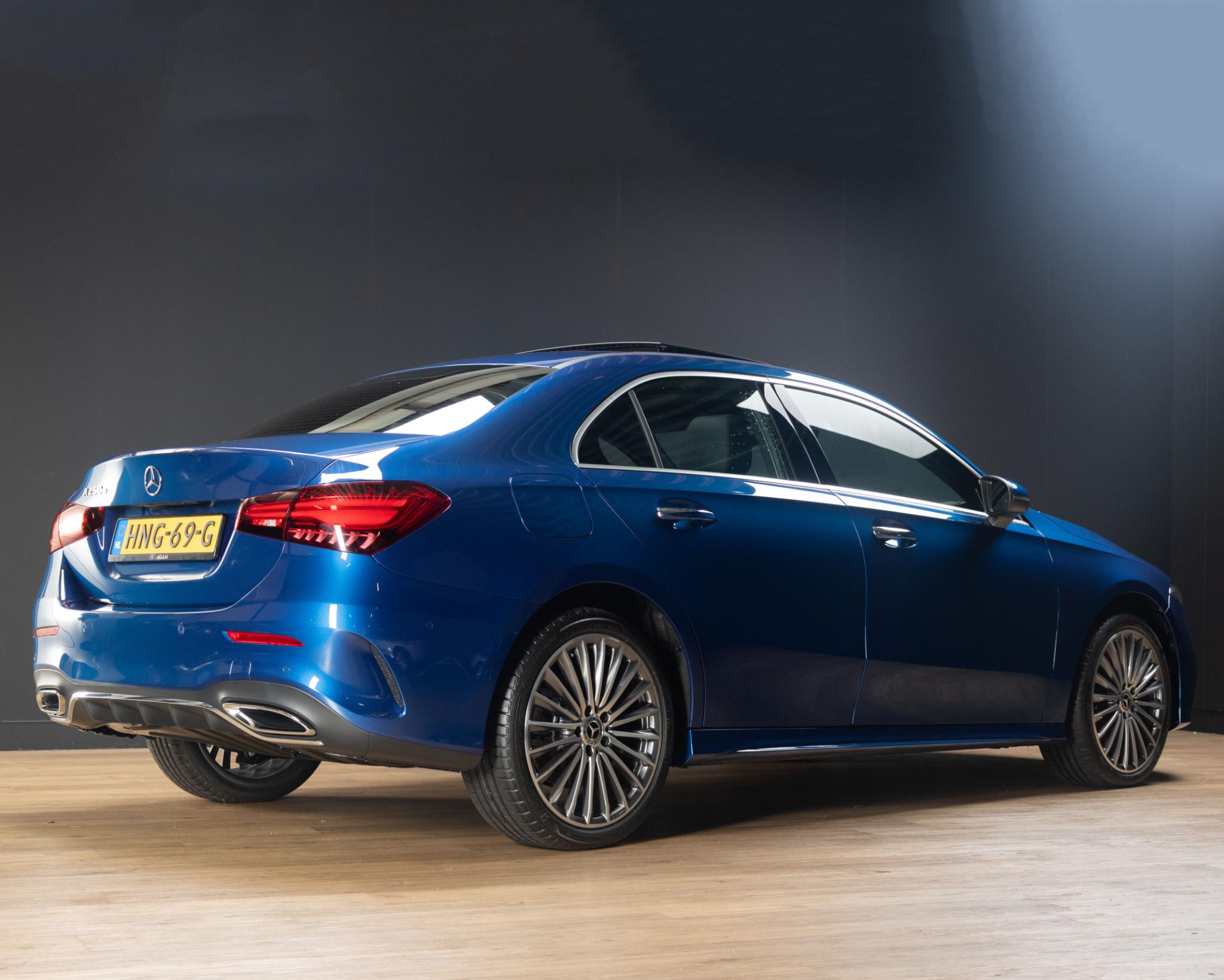 Mercedes-Benz A-Klasse Limousine 250 e Star Edition AMG Line LIMITED - Afbeelding 2