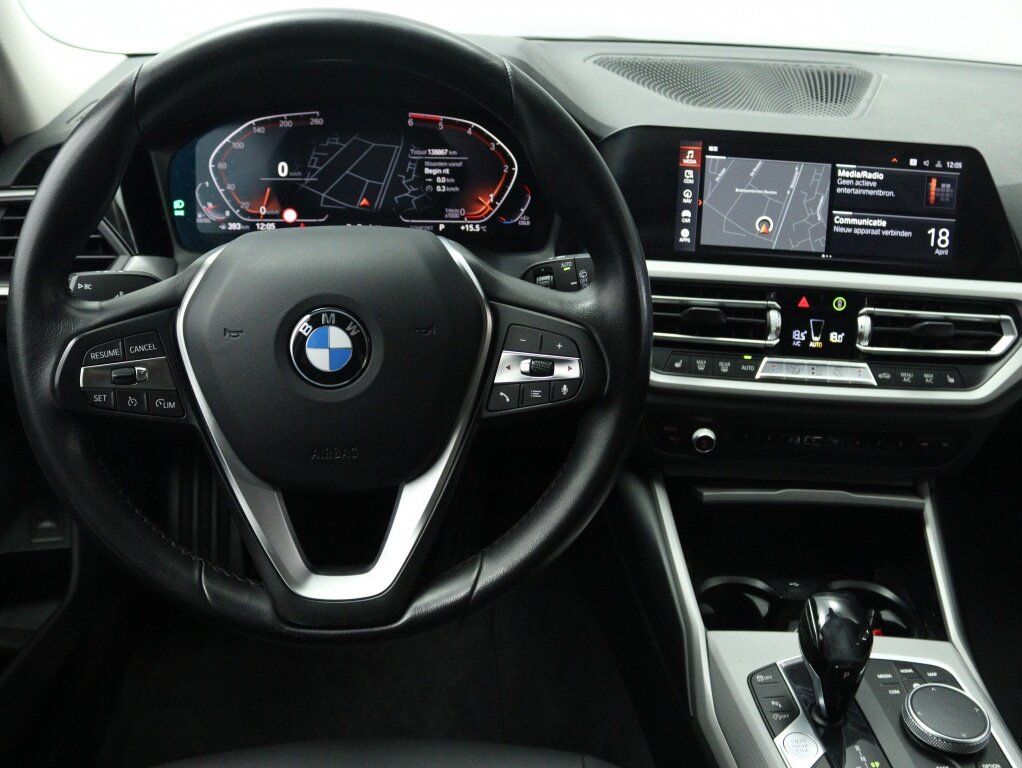 BMW 3 Serie Touring 318d High Executive Edition | Trekhaak | Leder | Camera | Naviga - Afbeelding 3