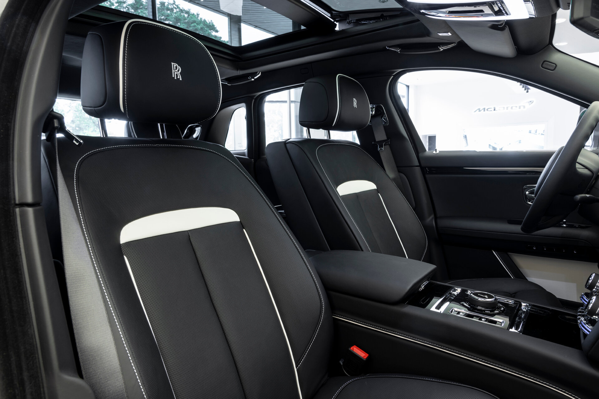 Rolls-Royce Ghost 2 year service & warranty - Afbeelding 5