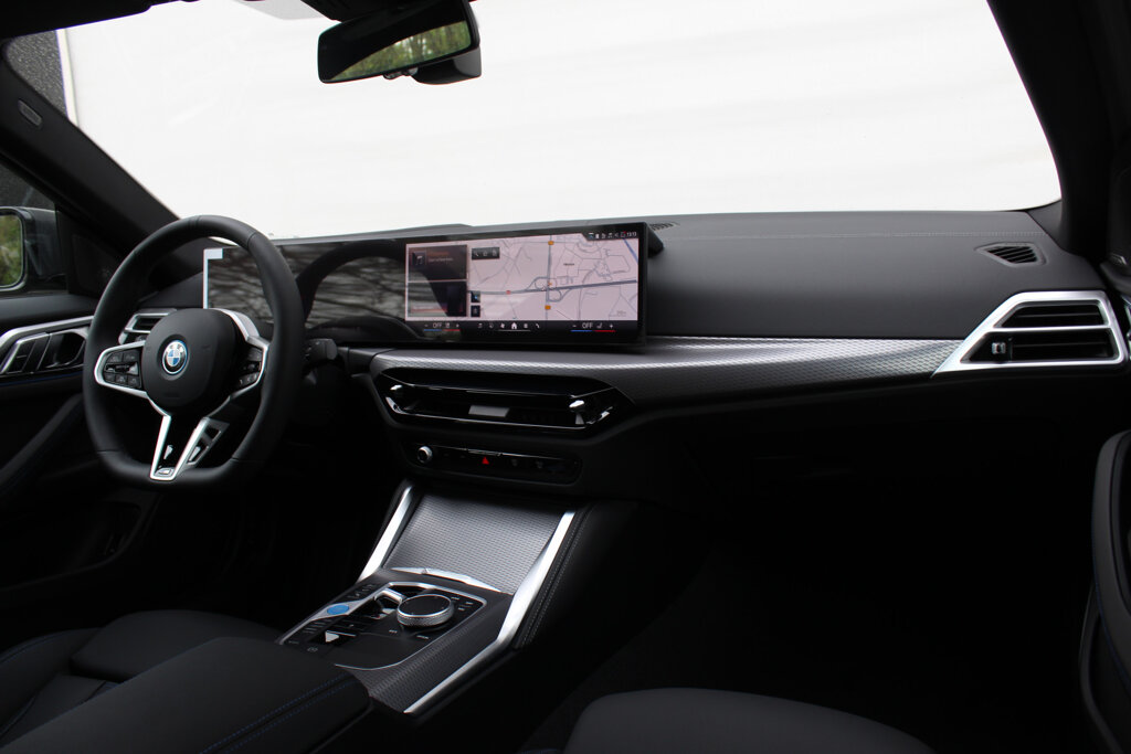BMW i4 13