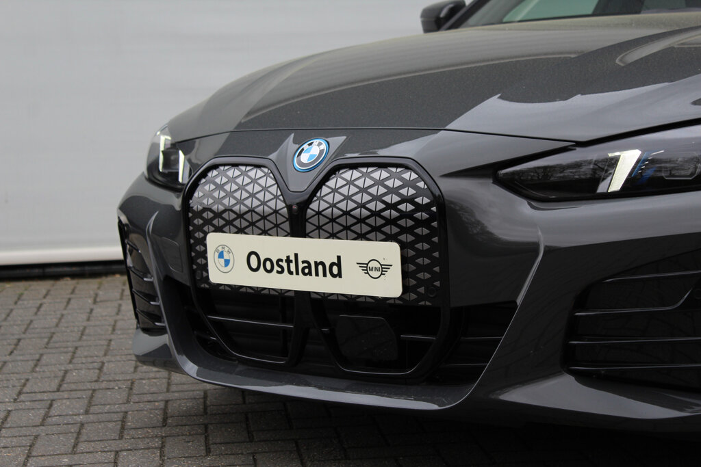 BMW i4 14