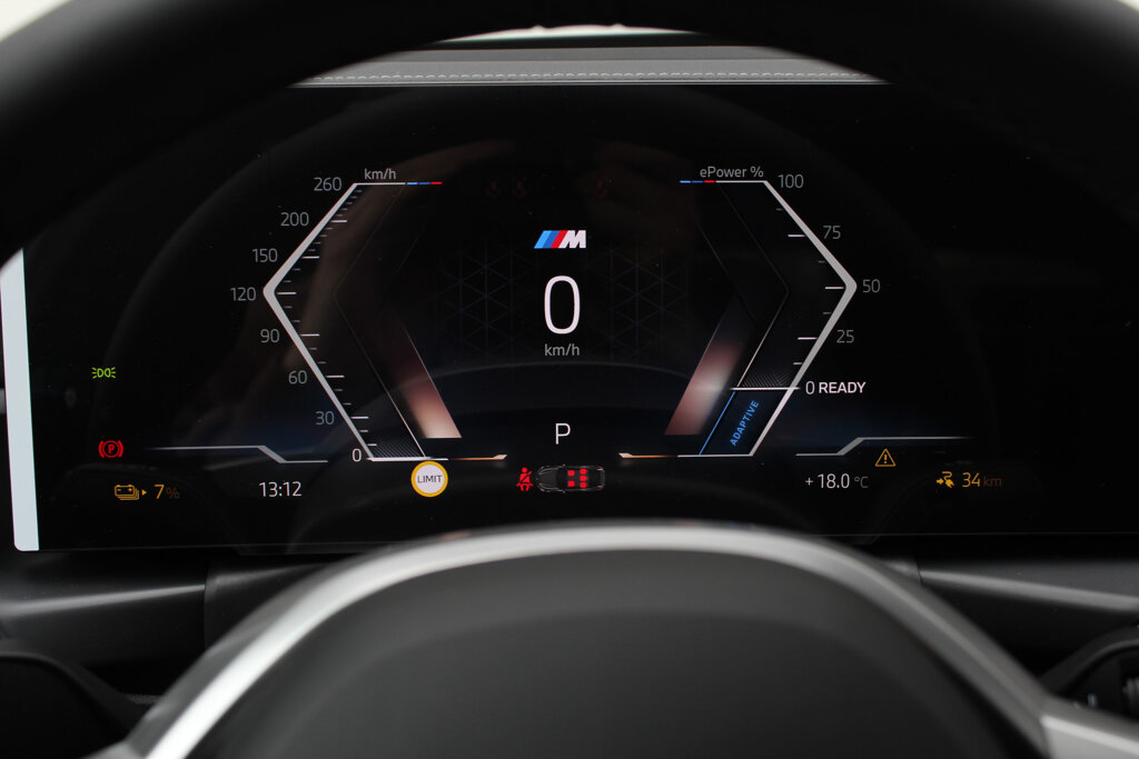 BMW i4 16