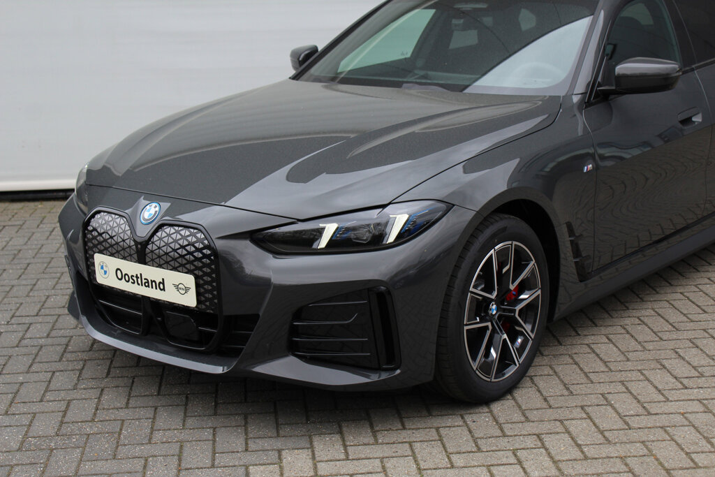 BMW i4 24