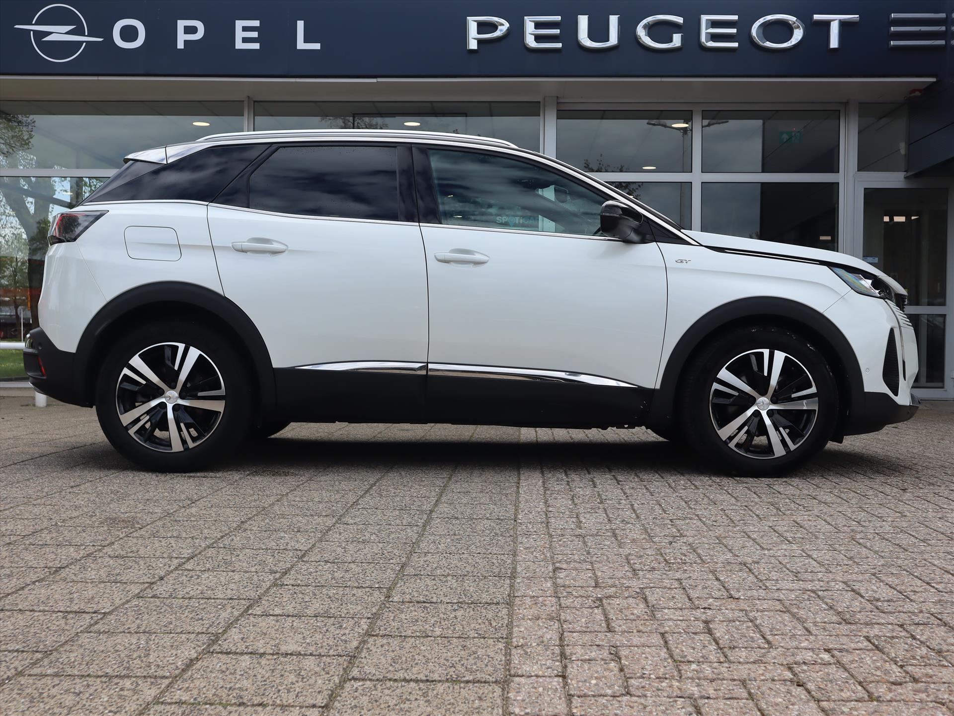 Peugeot 3008 SUV GT PureTech 130pk EAT8 automaat, Rijklaarprijs, Navigatie Camera Adaptieve Cruise - Afbeelding 3