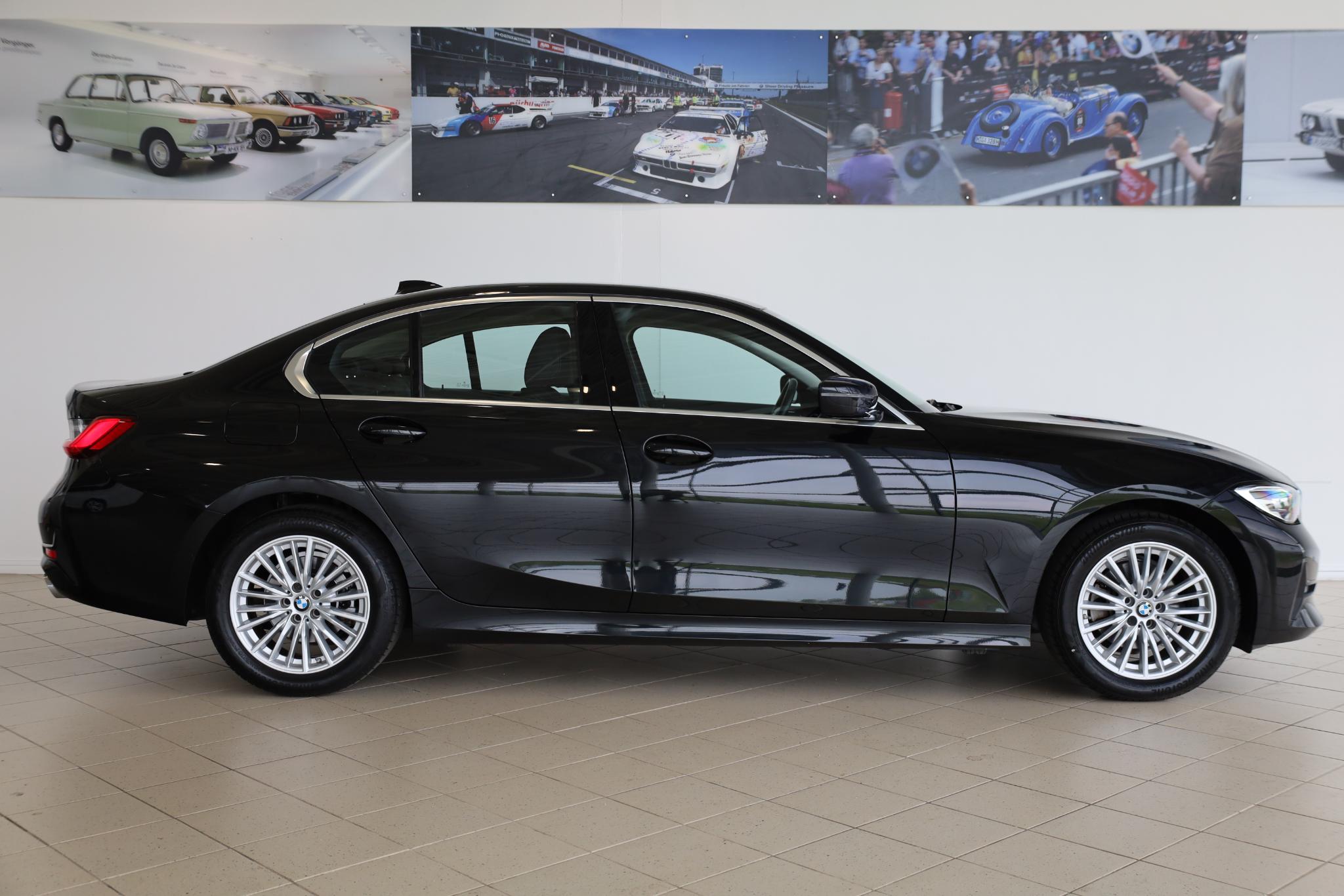 BMW 3 Serie Sedan 320i - Afbeelding 3