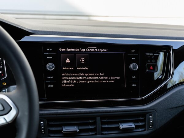 Apple Carplay/Android Auto Apple Carplay/Android Auto