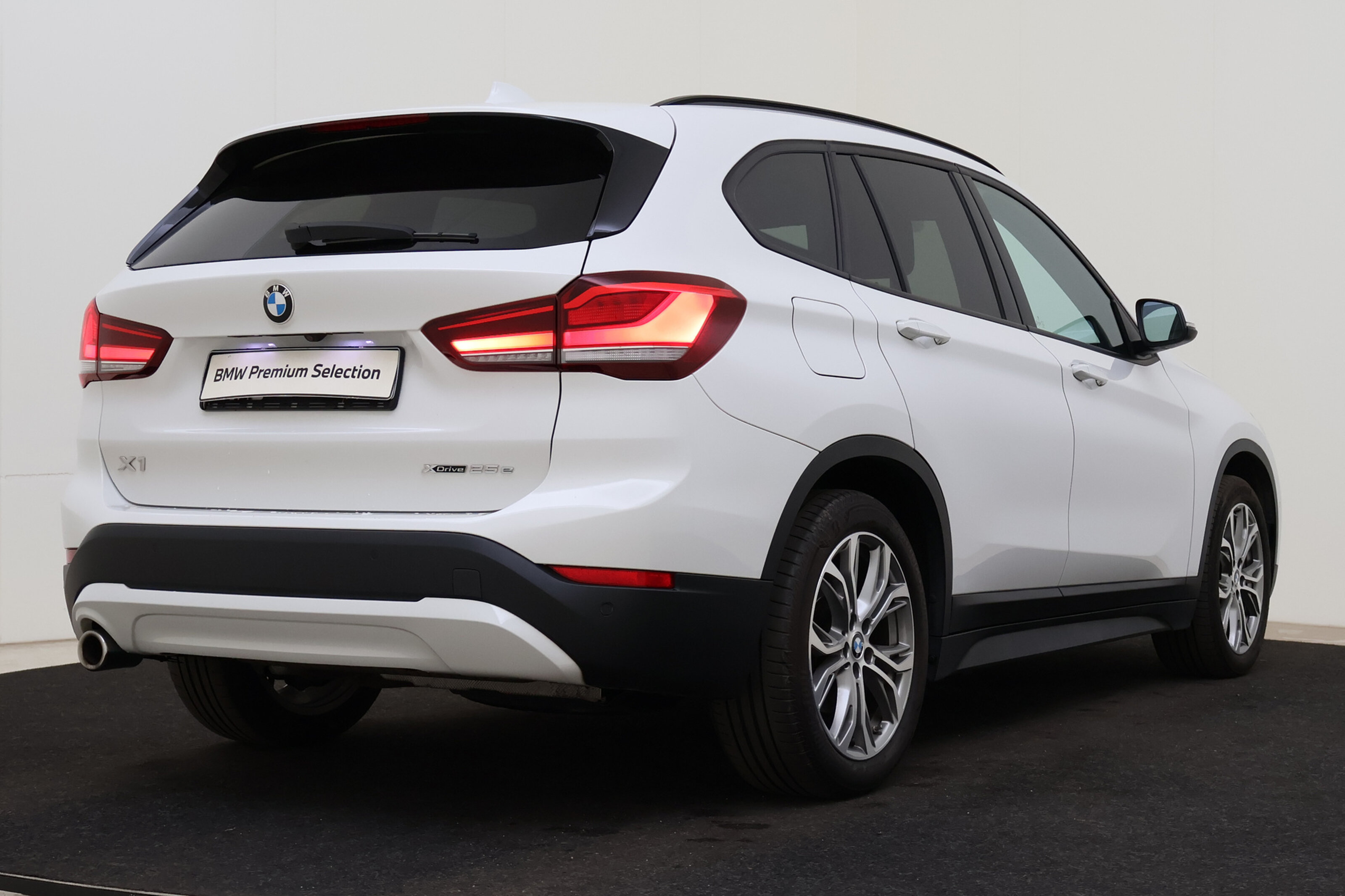 BMW X1 xDrive25e High Executive Essential Automaat