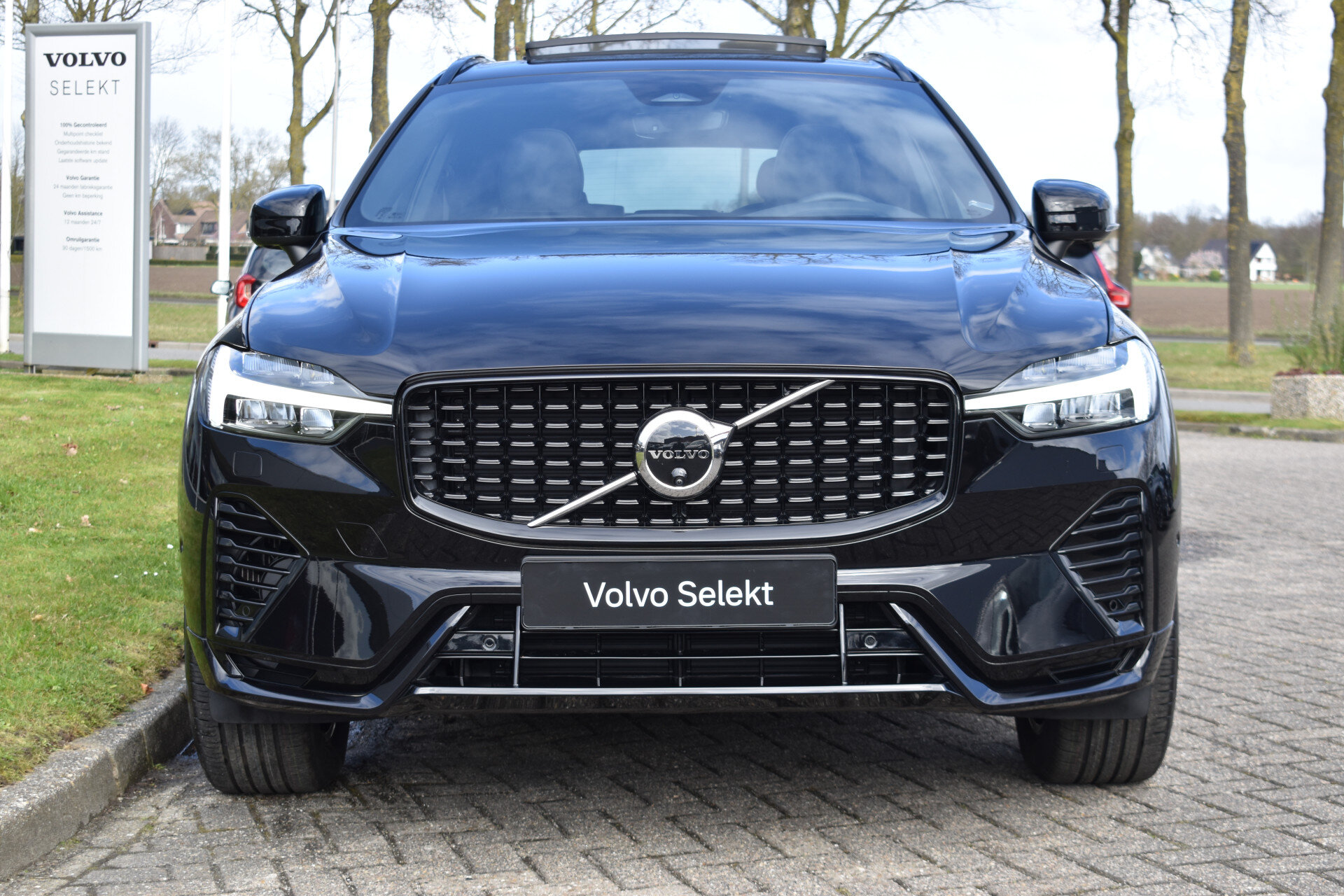 Volvo XC60 T6 AWD 350PK Plug-in Hybrid Plus Dark - Afbeelding 3