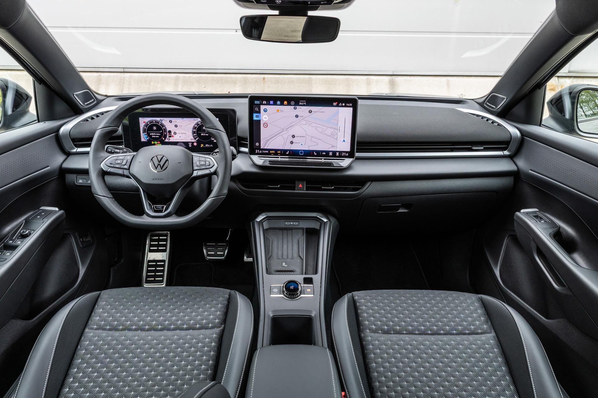 Volkswagen T-Roc 1.5 eTsi 150pk DSG R-Line First Edition - Afbeelding 5