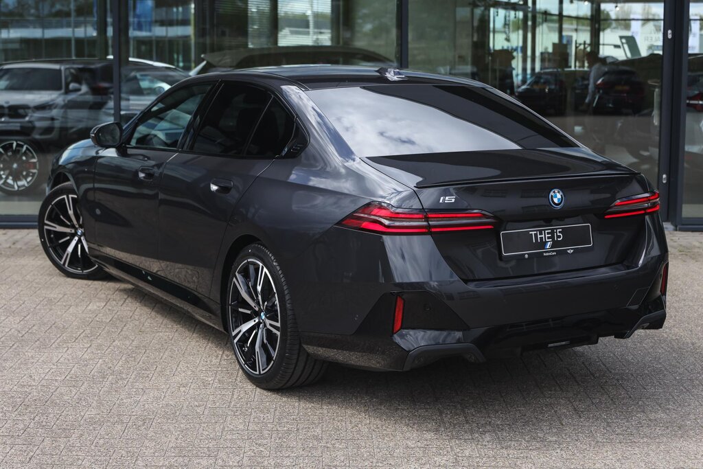 BMW i5 2