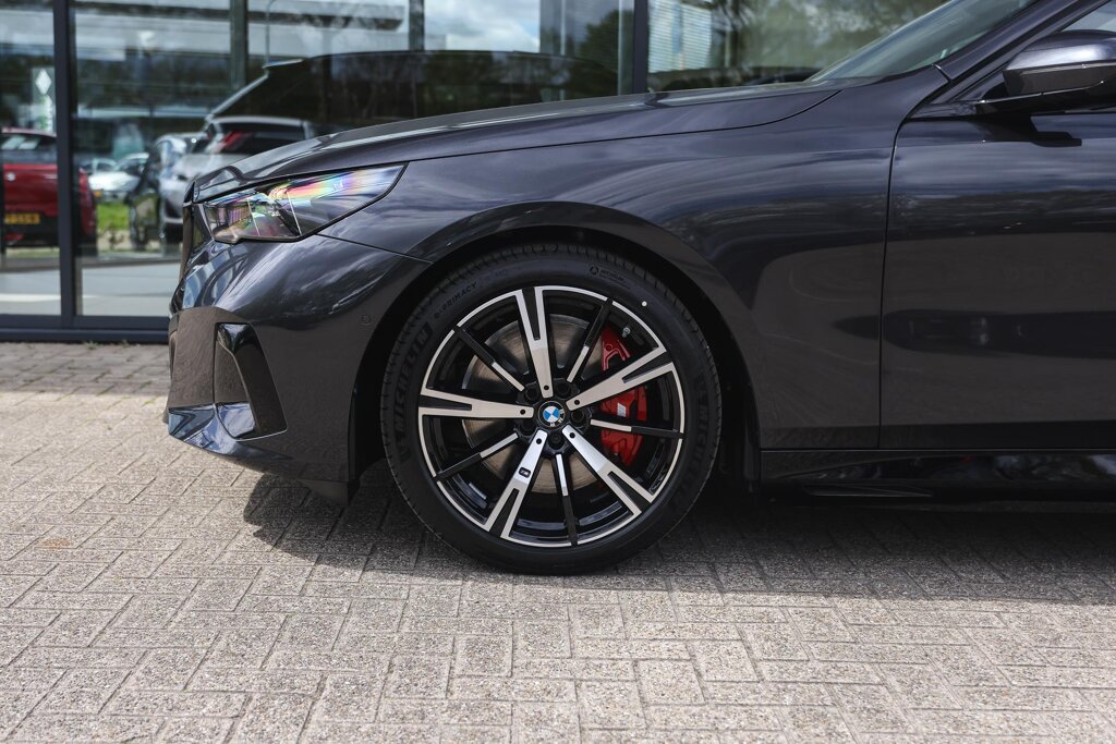 BMW i5 4