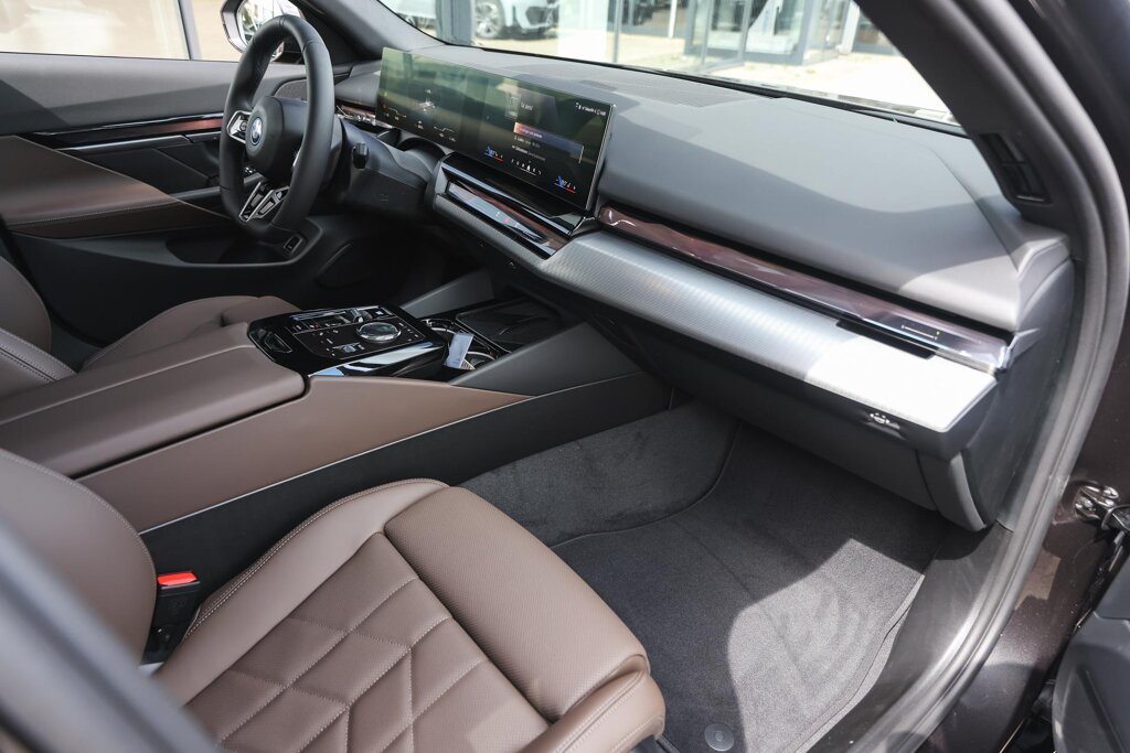 BMW i5 9