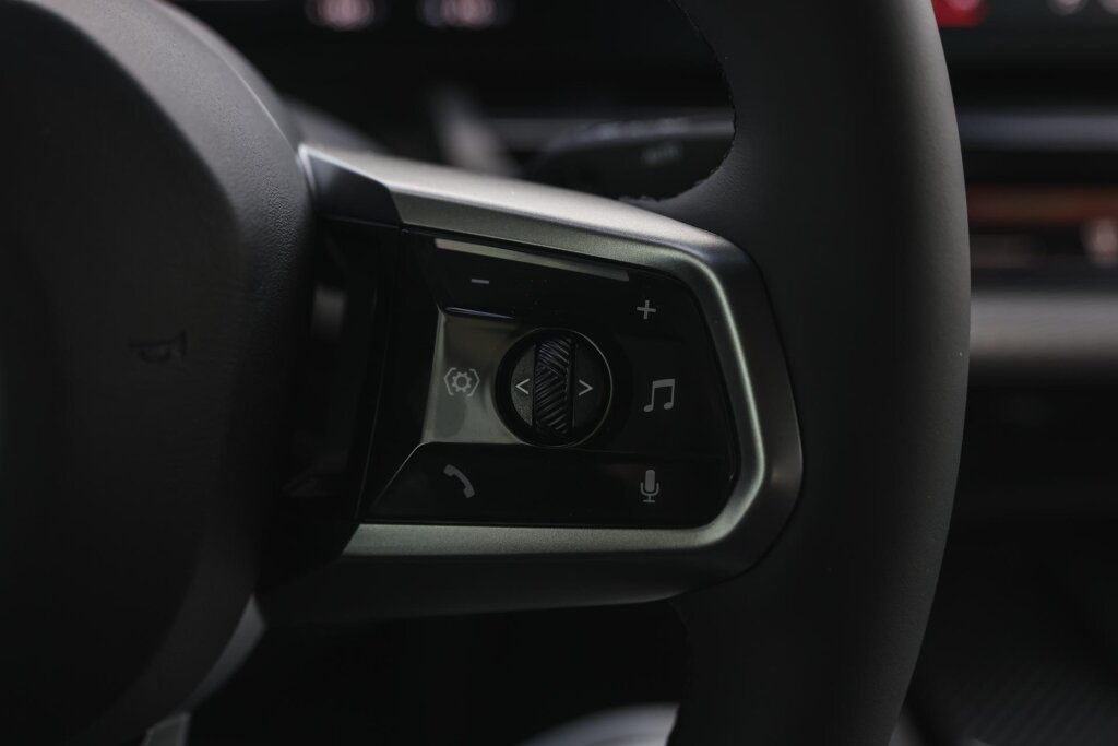 BMW i5 15
