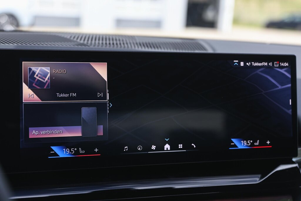 BMW i5 17