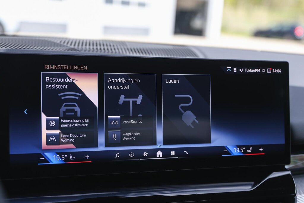 BMW i5 22