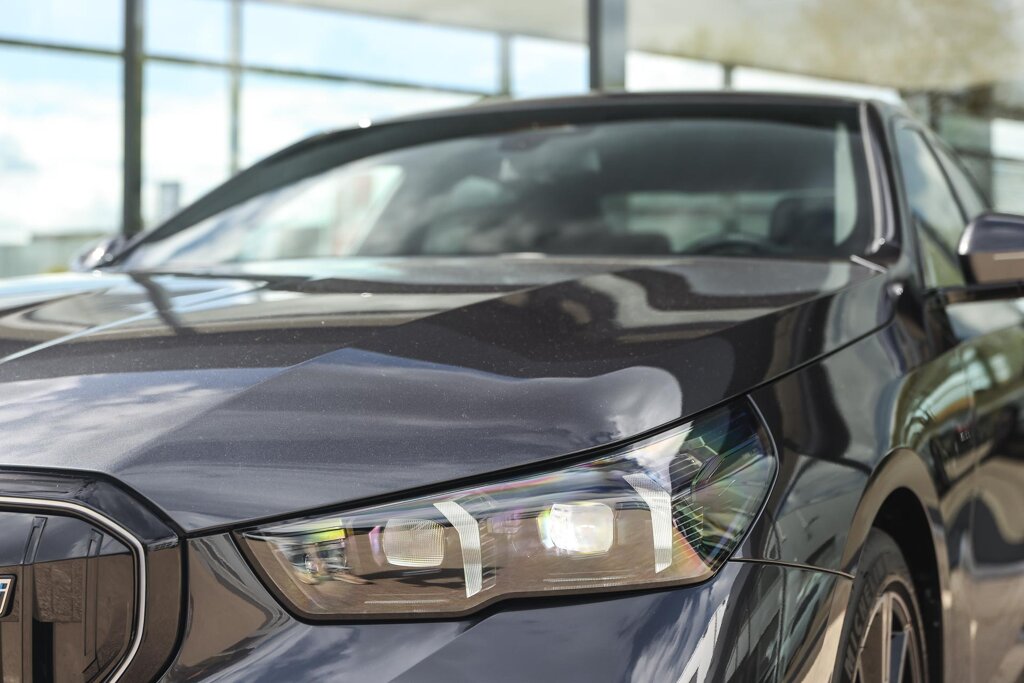 BMW i5 24