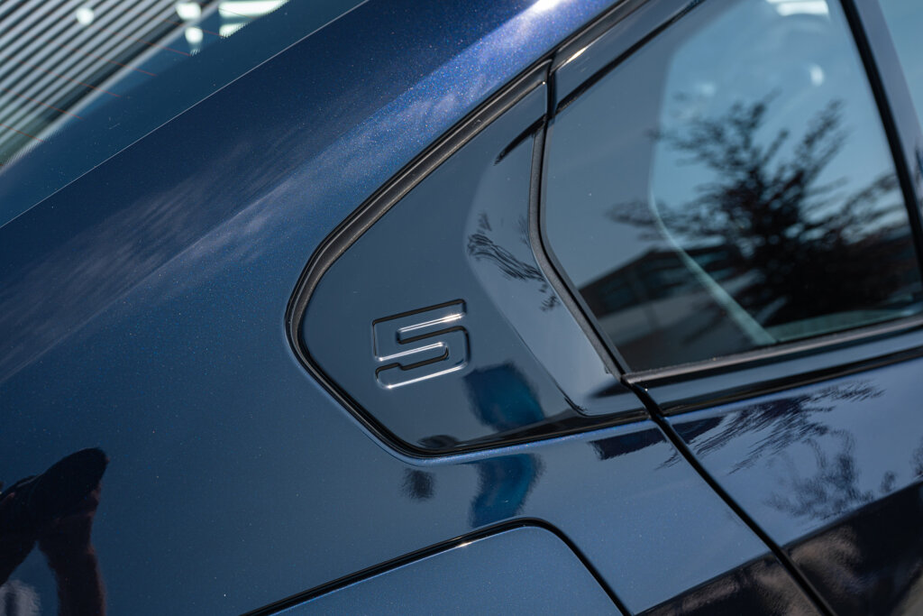 BMW i5 18