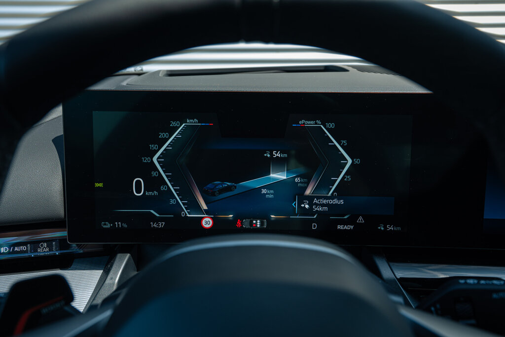 BMW i5 24