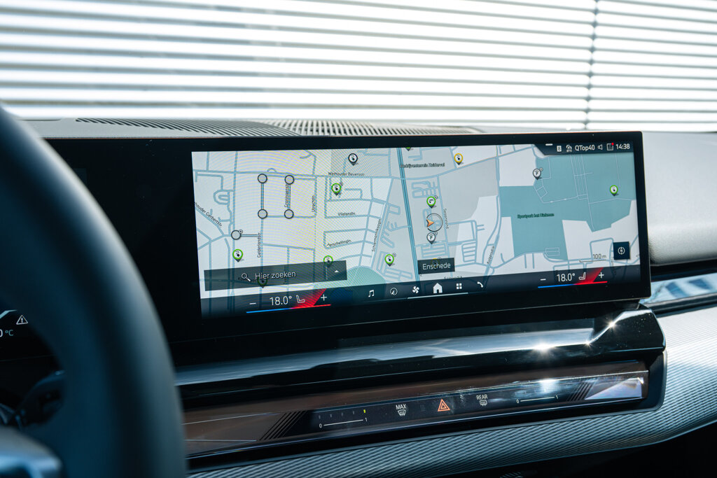 BMW i5 26