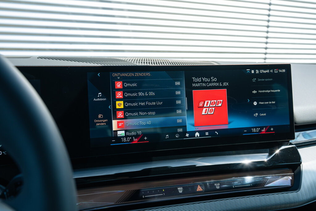 BMW i5 27