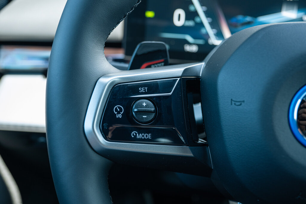 BMW i5 30