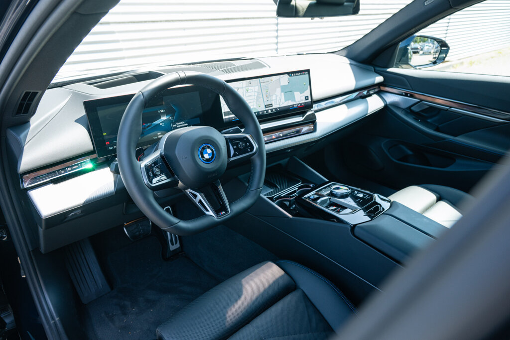 BMW i5 32
