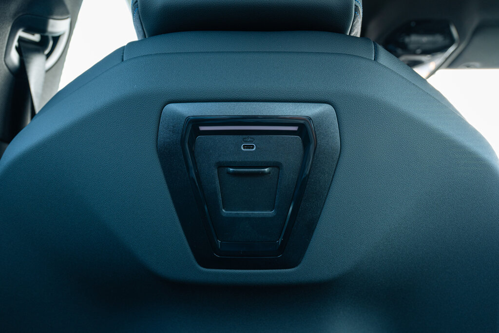 BMW i5 33