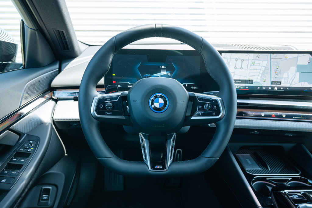 BMW i5 34