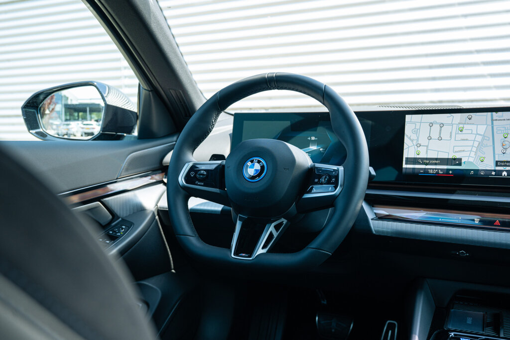 BMW i5 35