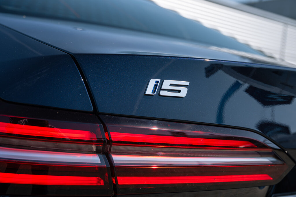BMW i5 38