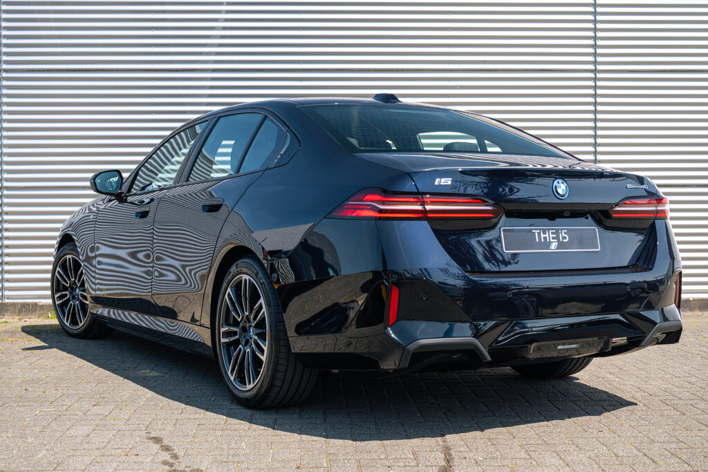 BMW i5 42