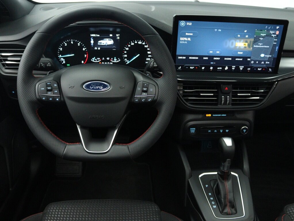 Ford Focus Wagon 1.0 EcoBoos ST Line X | Panoramadak | Trekhaak | Navigatie | Cru - Afbeelding 4