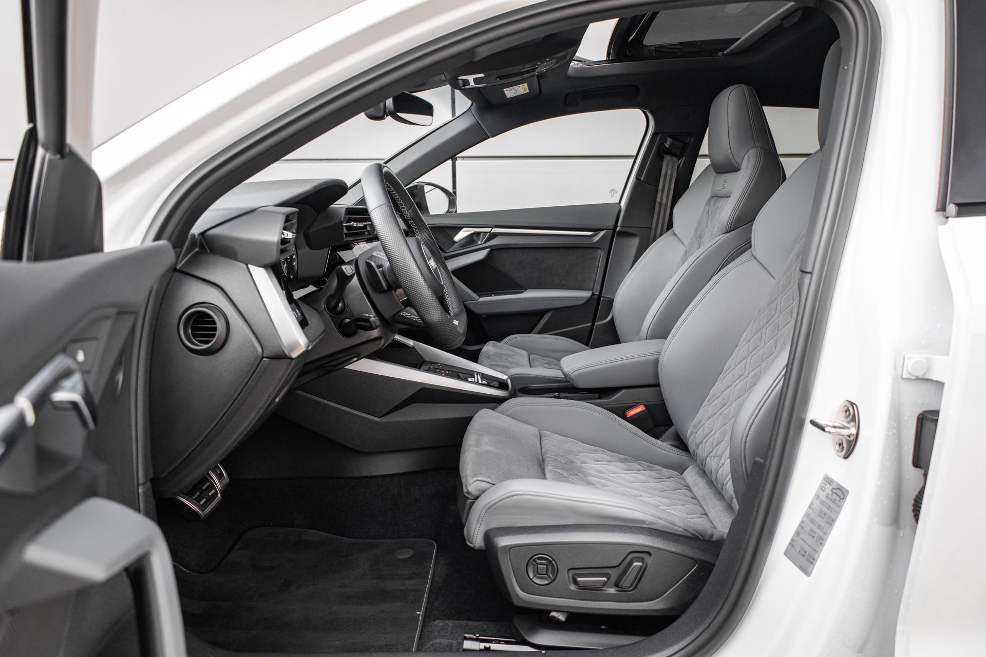 Audi A3 Sportback 45 TFSIe 245pk PHEV S Edition Competition - Afbeelding 4