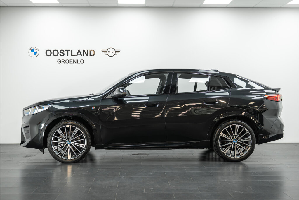 BMW iX2 7