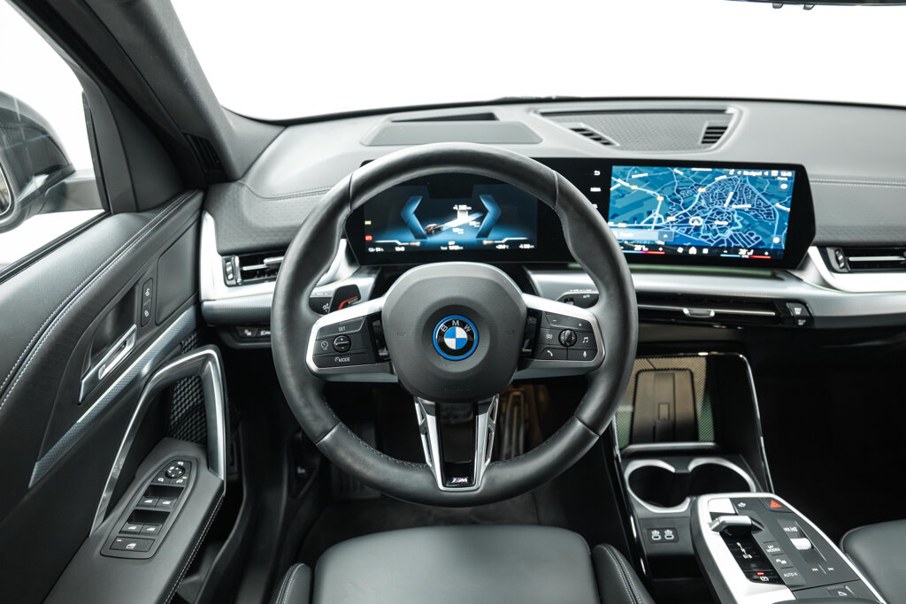 BMW iX2 16