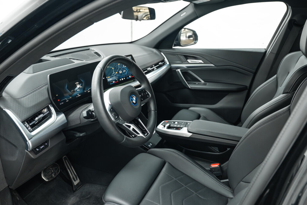 BMW iX2 17