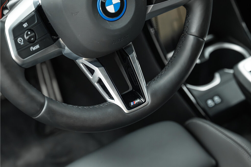 BMW iX2 21