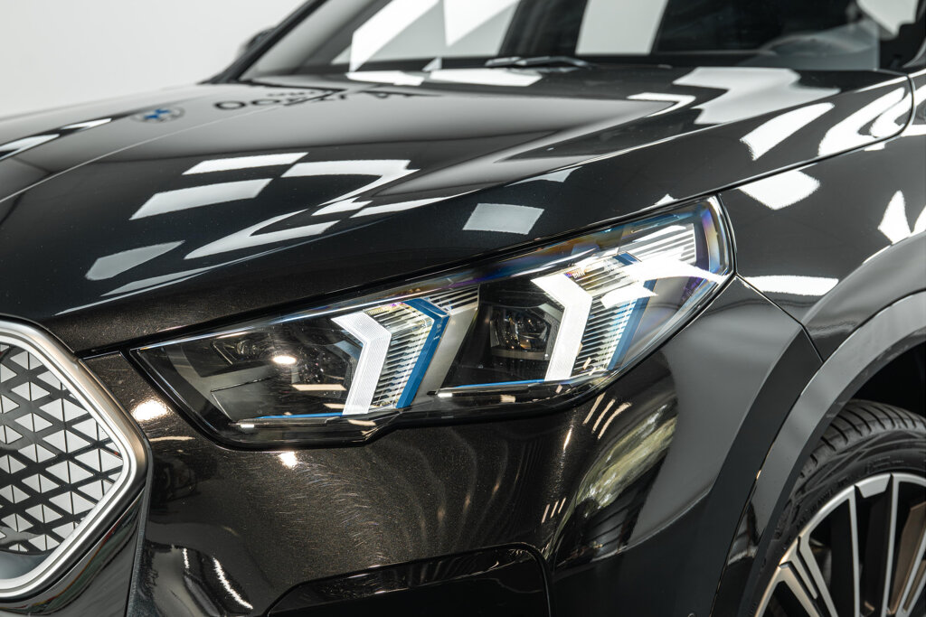BMW iX2 31